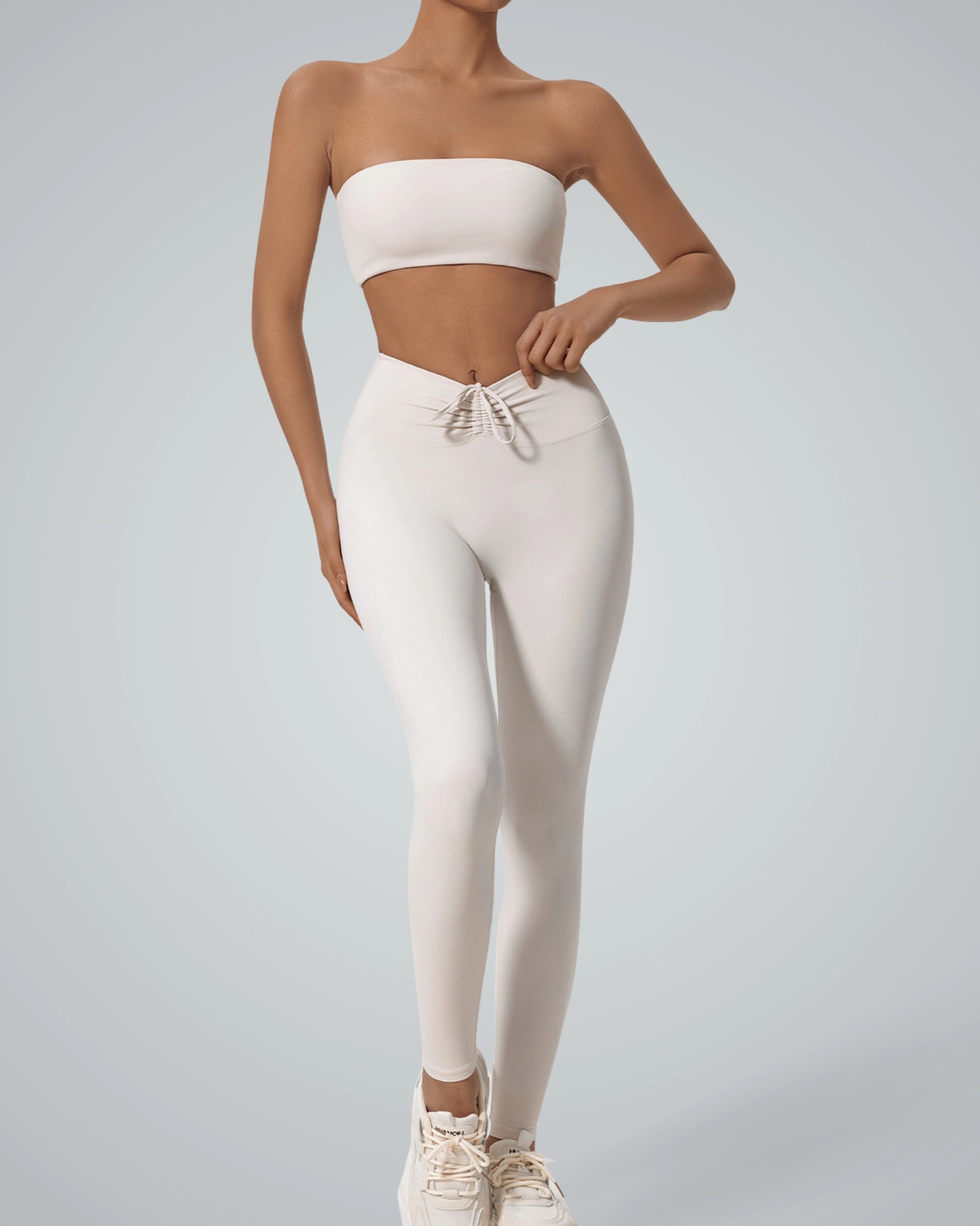 Bandsam LuxePulse Active Set: seamless sports bra and leggings, matching workout set, minimalist gym wear, perfect for yoga and fitness.