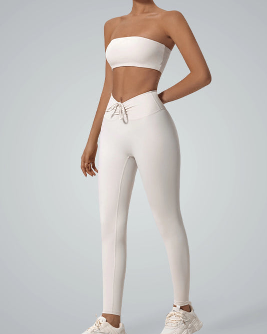 Bandsam LuxePulse Active Set, seamless gym set with bandeau top and high-waisted leggings, stylish white two-piece for trendy athleisure.