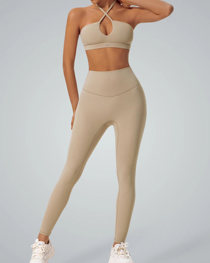 Bandsam Oasis Fitwear Set: Seamless high-waisted leggings and crop top with keyhole design, perfect for a sculpting gym outfit.