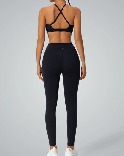 Alt Tag: Bandsam Oasis Fitwear Set in black, seamless gym set featuring high-waisted leggings and a supportive sports bra, perfect for workouts.