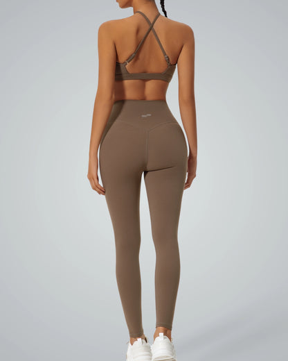 Bandsam Oasis Fitwear Set in brown - Matching workout set with crop top and high-waisted leggings for women, seamless and sculpting.