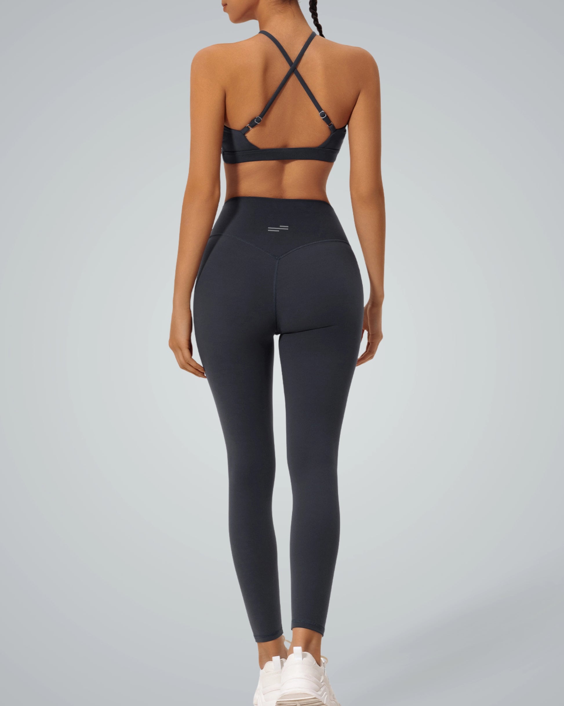 Bandsam Oasis Fitwear Set - Seamless gym crop top and high-waisted leggings in minimalist design, perfect for trendy workout wear.