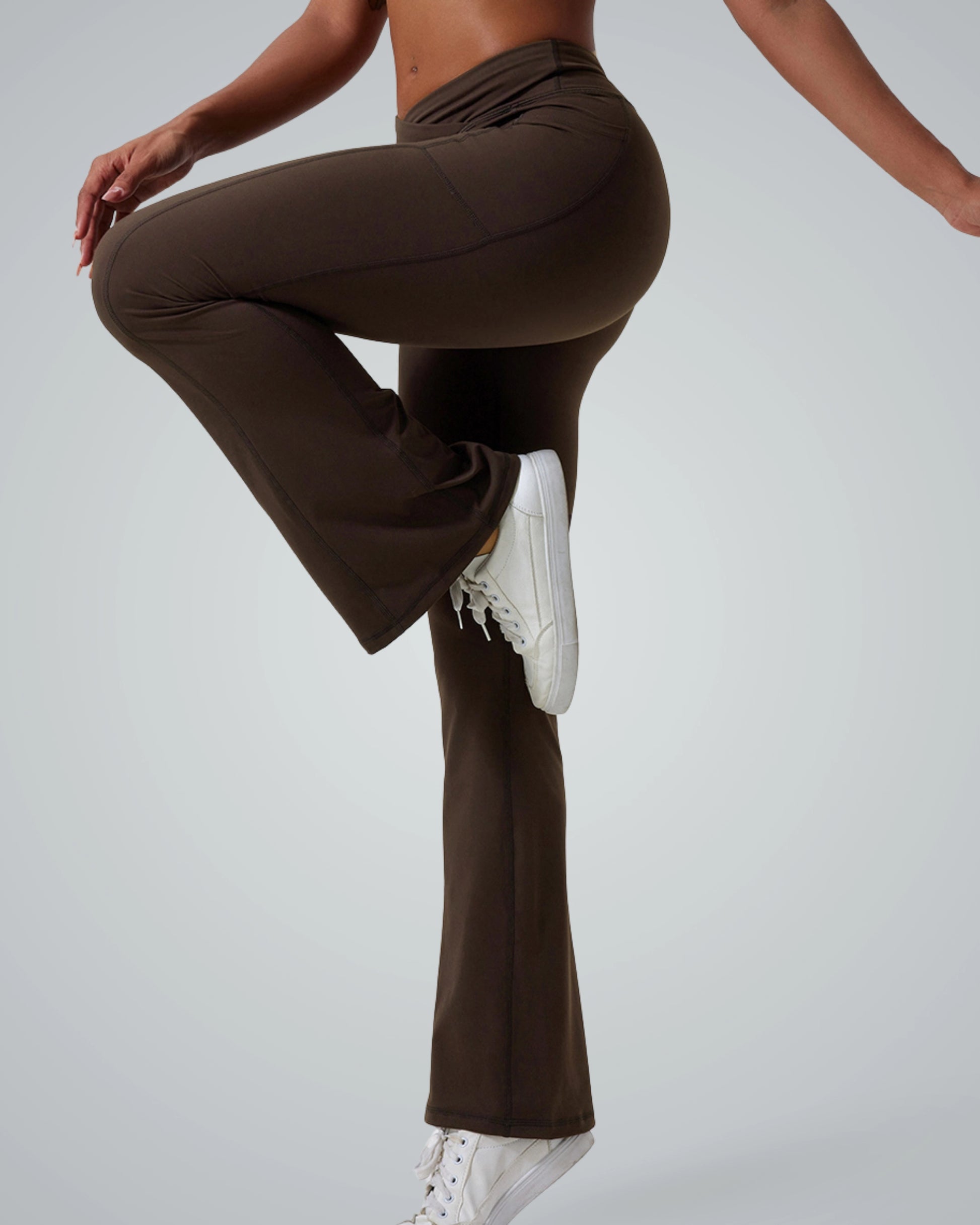 Bandsam PeakFit Pocket Leggings for women, flared design with side pockets, ideal for yoga, pilates, and casual outings. Flexible and soft.