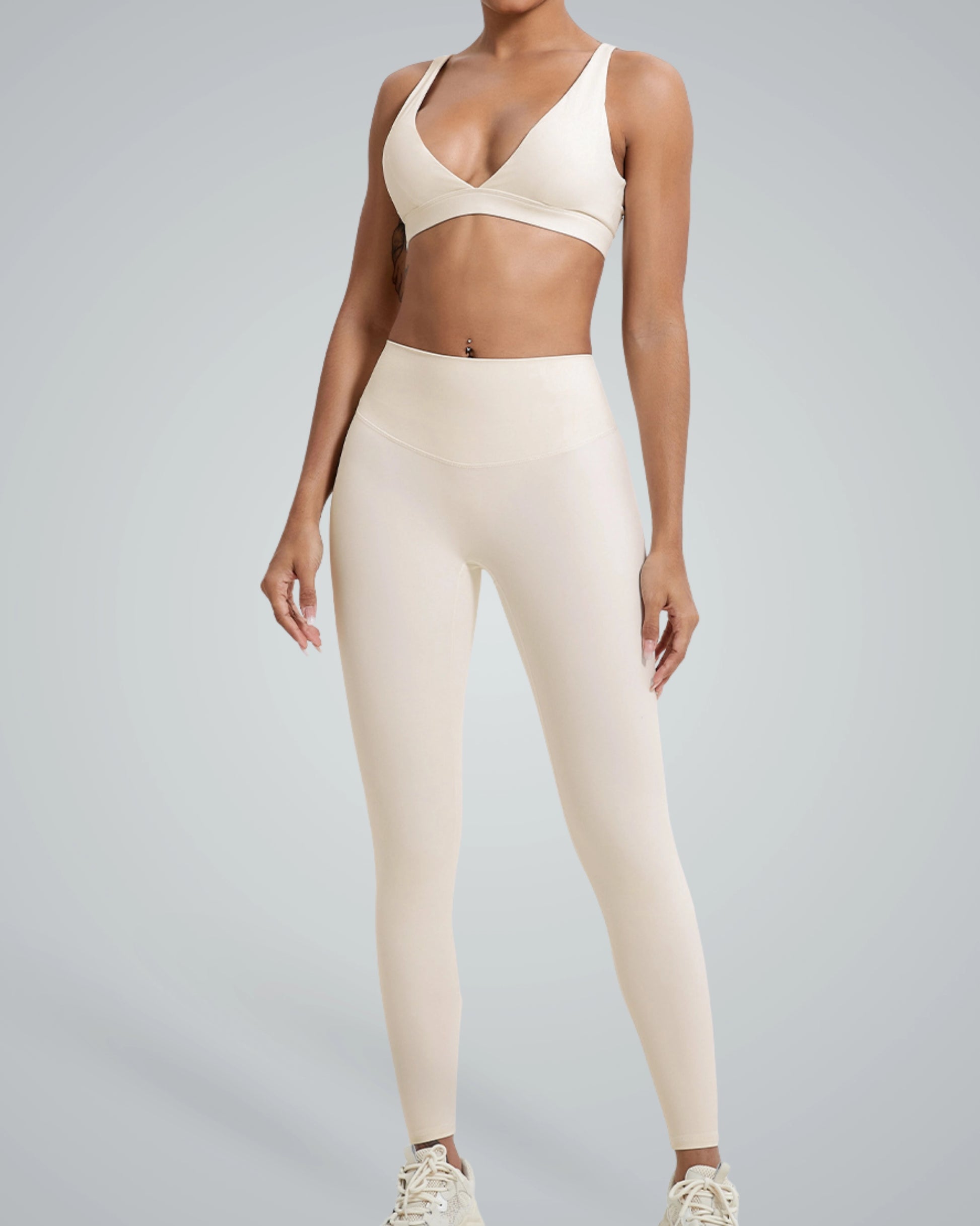 Bandsam PureFlex Set: Seamless gym set with V-neck sports bra and high-waisted leggings, perfect for yoga or activewear. Minimalist, chic, beige.
